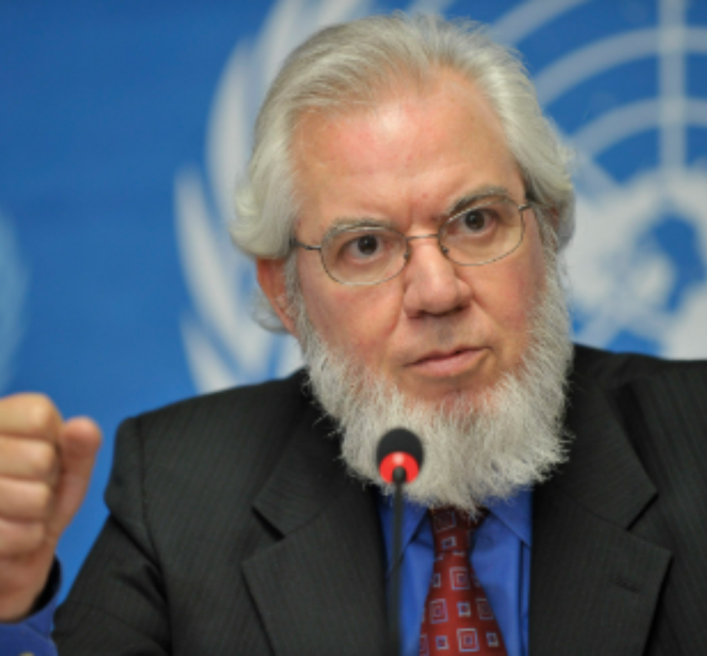 Juan Somavía: Lucha Contra el Acoso Laboral y la Protección de los Trabajadores